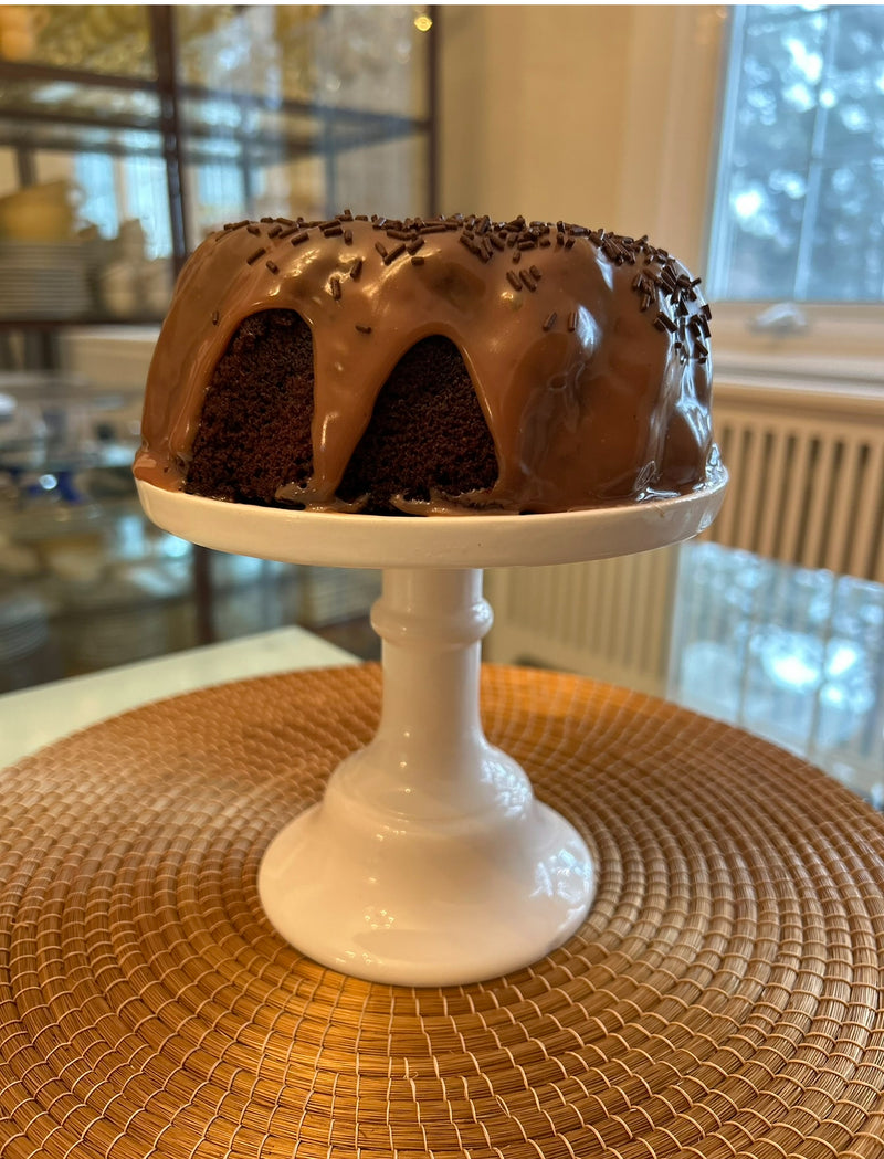 Mini Ceramic Cake Stand – White – 16 cm (diâmetro) x 13,3 cm (altura)