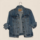 Levi’s Classic Denim Jacket – Women’s Large