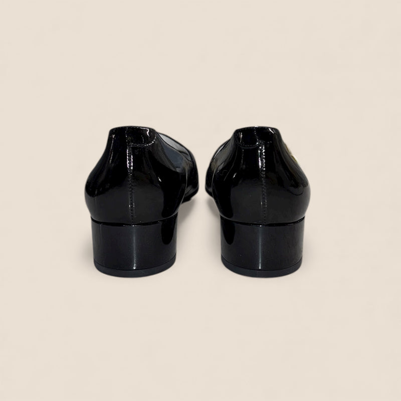 Louis Vuitton Women’s Flats — Black Patent Leather (Vintage)